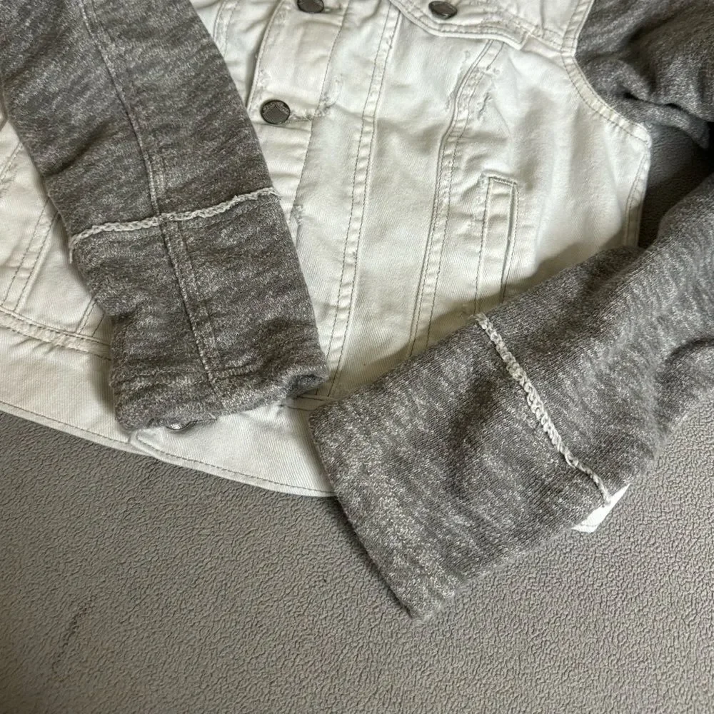 Free People White and Grey Jean Jacket Distressed Denim Detachable Hood Size XS - Picture 11 of 15